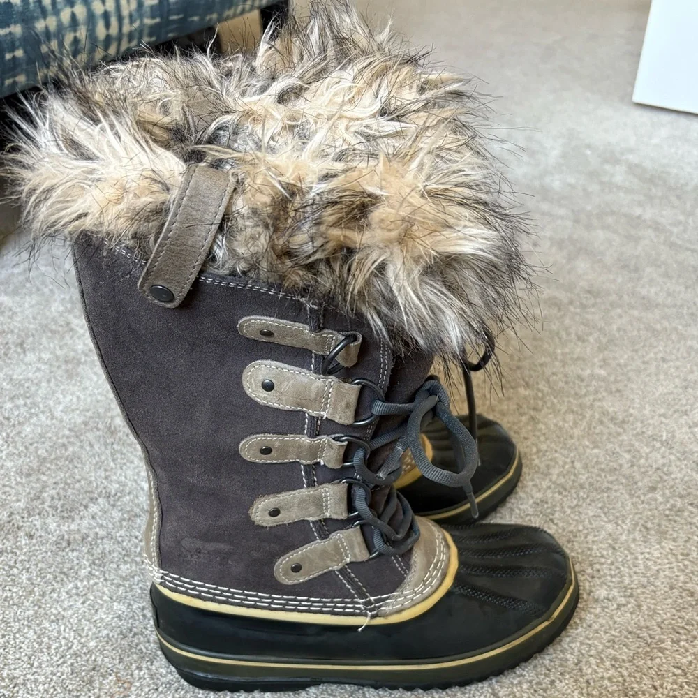 Sorel - Women's Joan of Arctic Boot - Size 6.5 - Gray Black & Tan -‎ Waterproof
